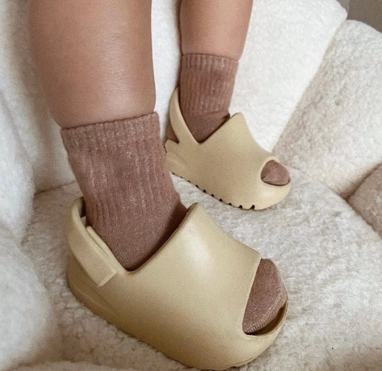 Chunky Slides With Straps (3 colors)